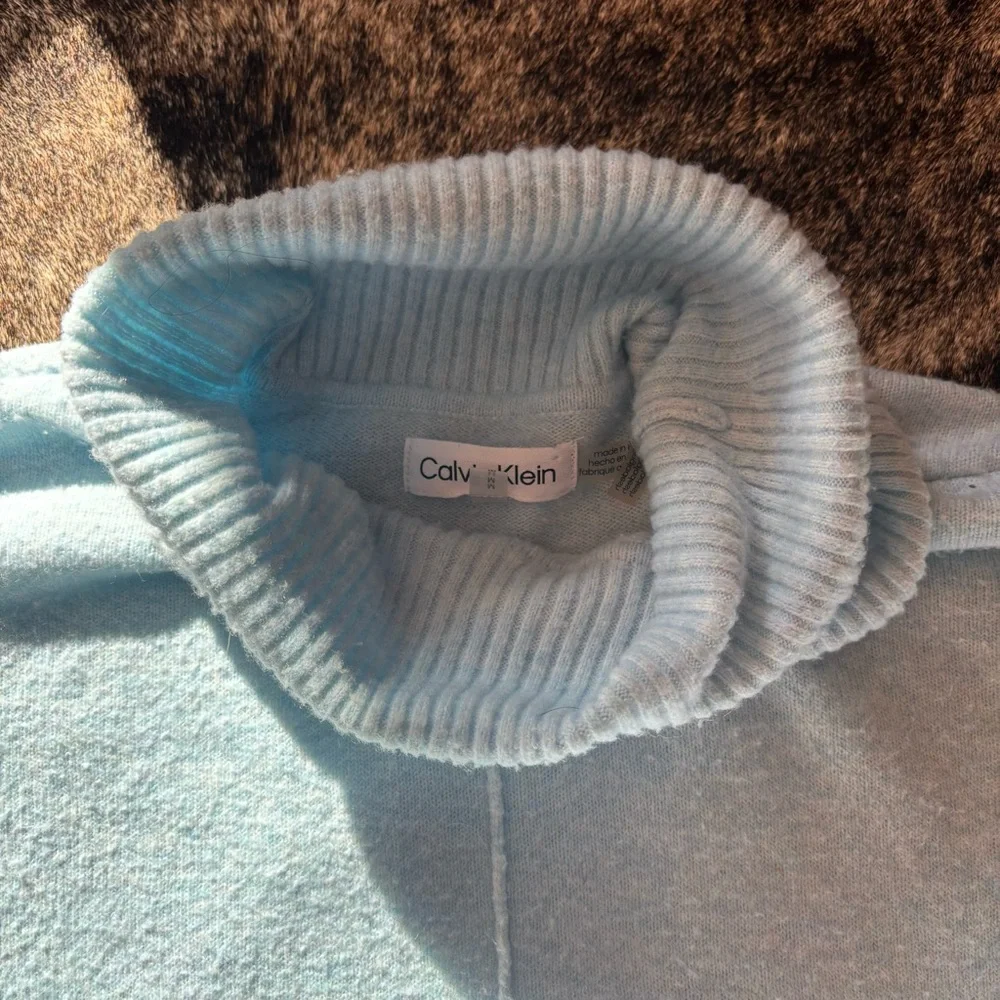 Calvin Klein Light Blue Sweater, Mock / Turtle Neck, Size Medium - Picture 8 of 14